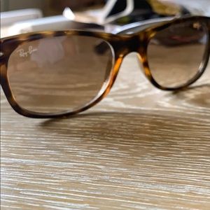 Ray ban sunglasses new wayfarer